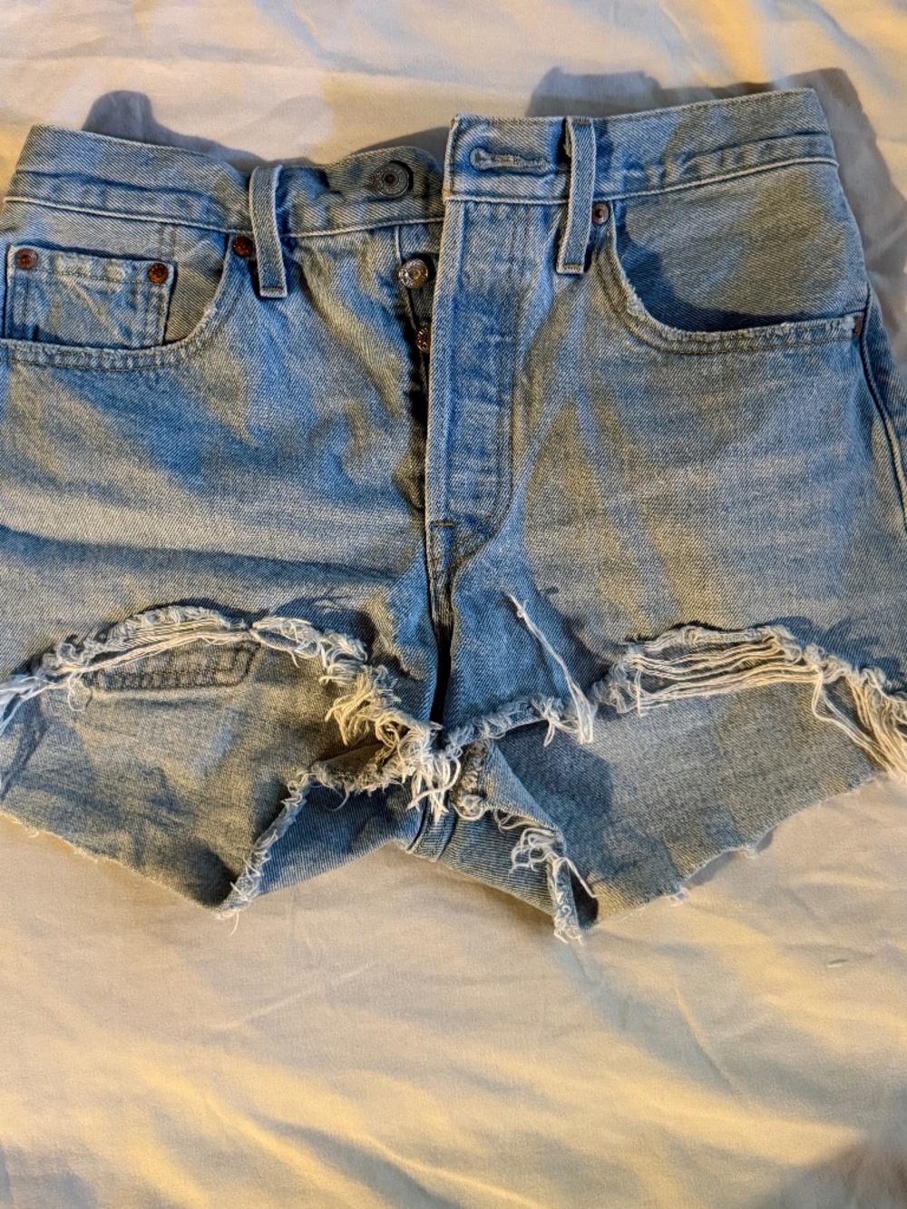 LEVI'S 501 WOMEN'S DENIM SHORTS, 28" WAIST
